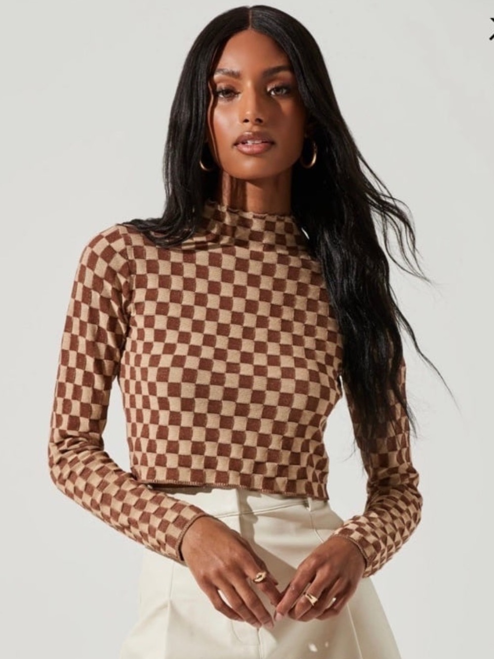 ASTR Izzy cropped checkered long sleeve top